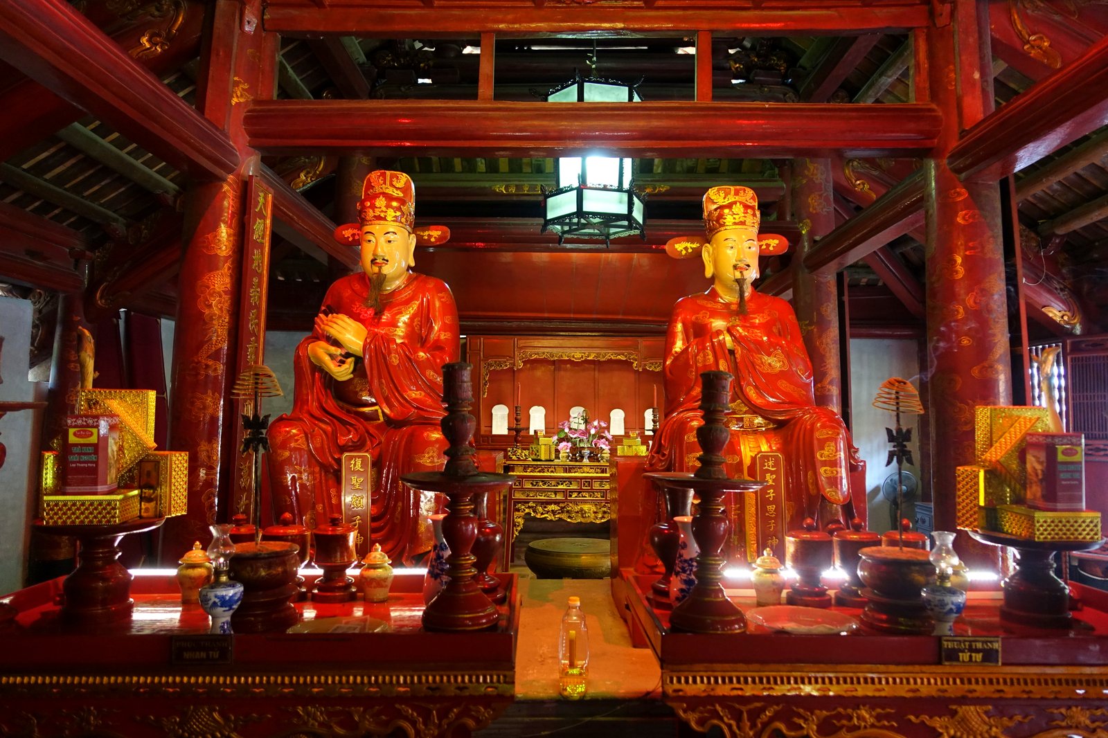 Tượng Nhan Tử và Tử Tư tại Điện Đại Thành, Văn Miếu Hà Nội